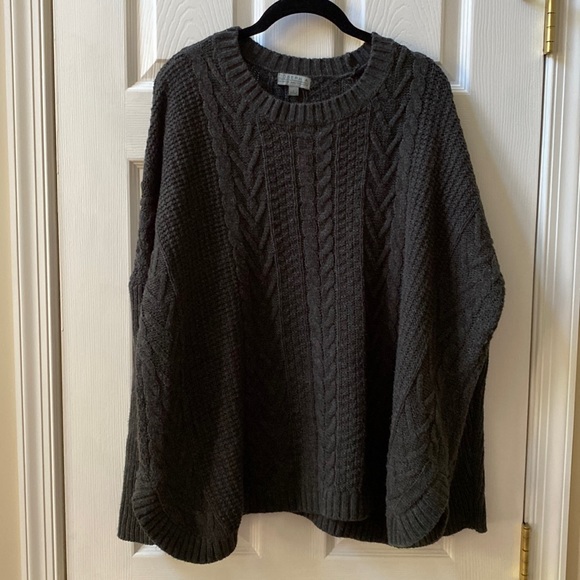Joseph A Oversized Cable Sweater - Picture 1 of 7